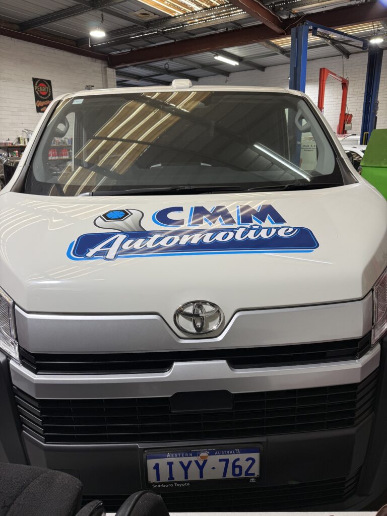 CMM Automotive mobile car jump start service assisting a CMM Automotive mobile car jump start service assisting a customer with a flat battery in Perth