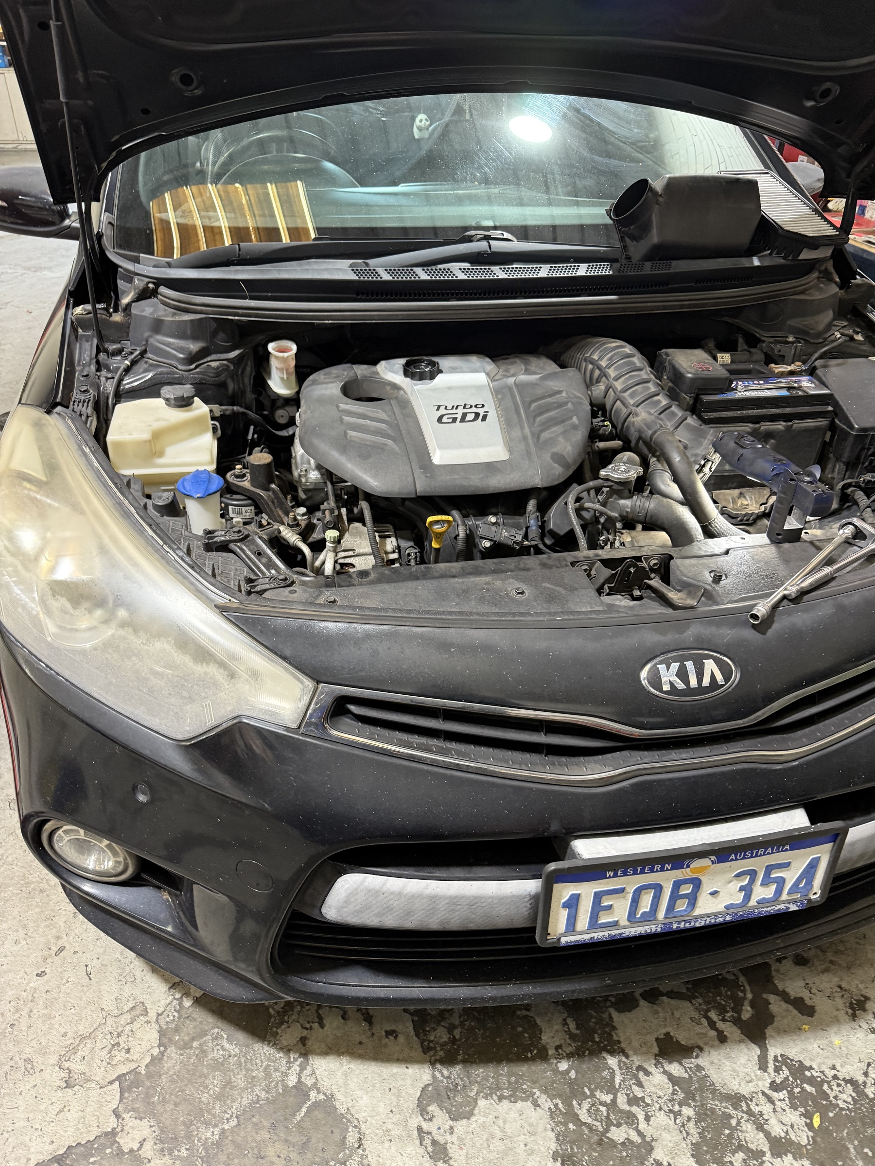 Kia car aircon repair in Woodvale with leaking Schrader valve
